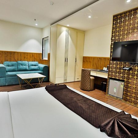 Clay Inn Hotels, Paschim Vihar เดลี ภายนอก รูปภาพ